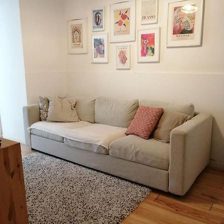 Apartamento Encantador Com Patio Lisbon Exterior photo