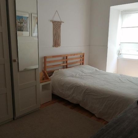 Apartamento Encantador Com Patio Lisbon Exterior photo