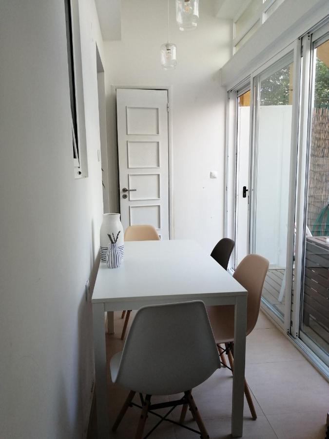 Apartamento Encantador Com Patio Lisbon Exterior photo
