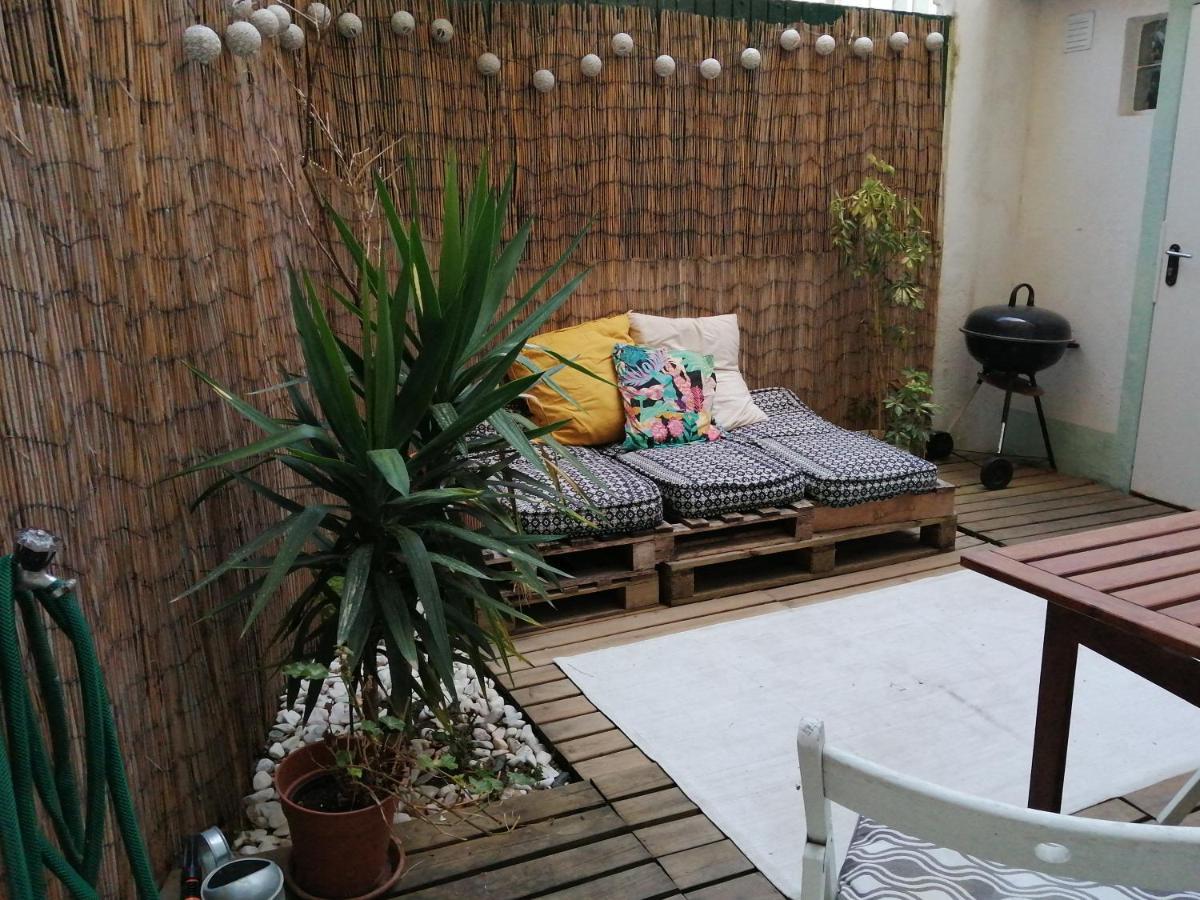 Apartamento Encantador Com Patio Lisbon Exterior photo